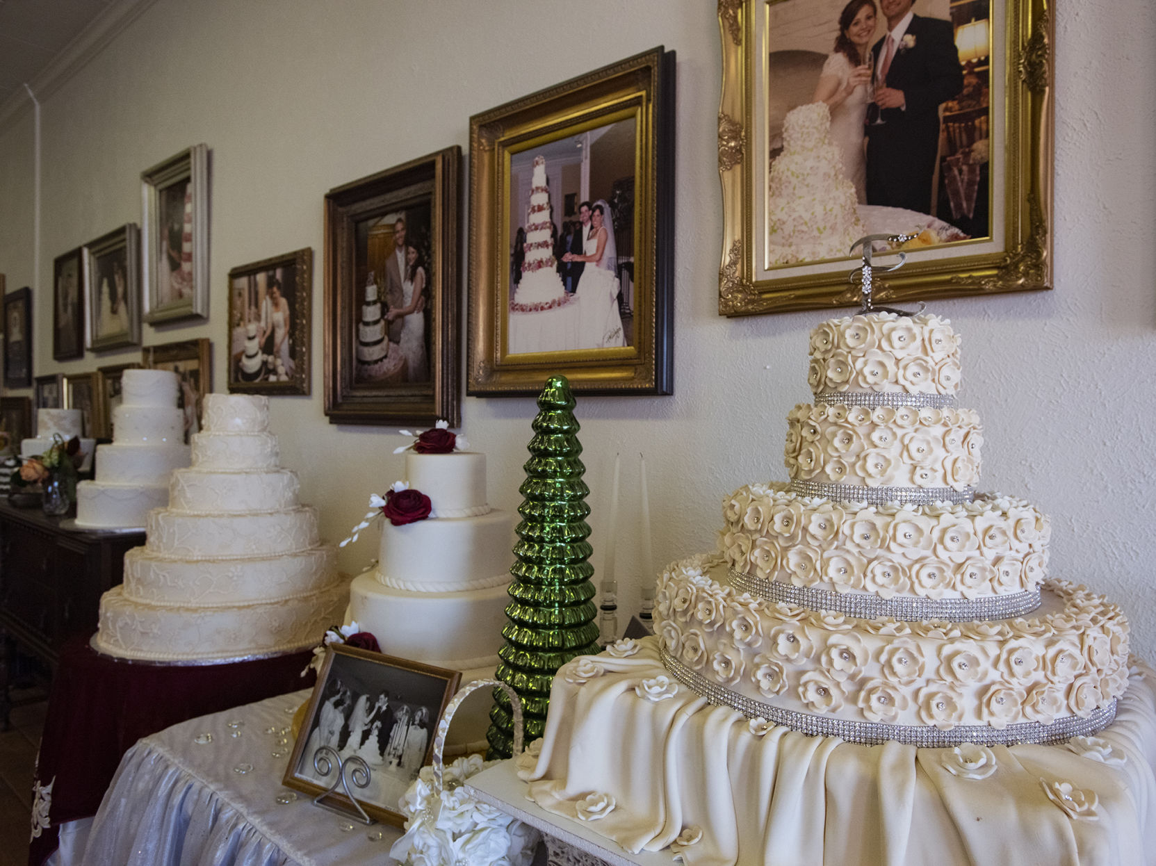 11272019_local_Village_Bakery_09web.jpg